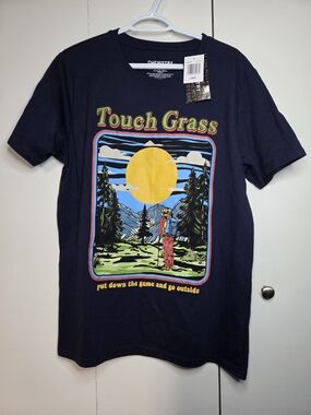 🌷Chemistry Men’s L Navy Blue Funny Novelty Graphic Tee "Touch Grass"